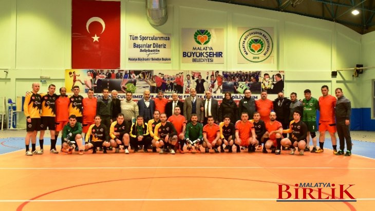 Büyükşehir Belediyesi Birimler Arası Salon Futbol Turnuvası Başladı